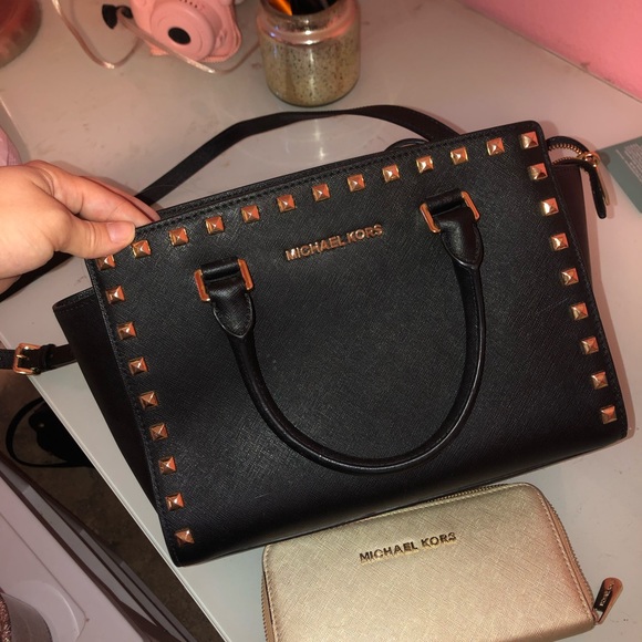 Authentic black Michael Kors purse and wallet - Picture 2 of 8